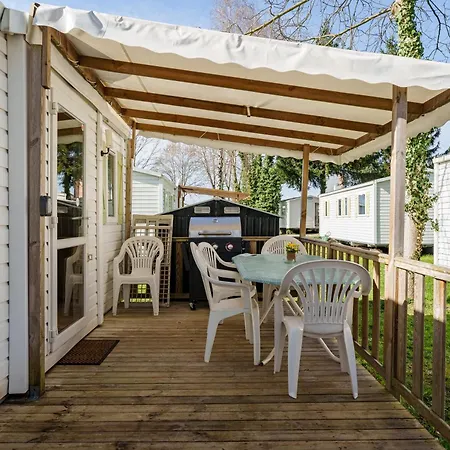 Nina's Mobilhome Am Europa Park مكان تخييم