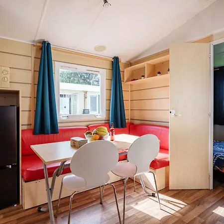 مكان تخييم Nina's Mobilhome Am Europa Park Boofzheim