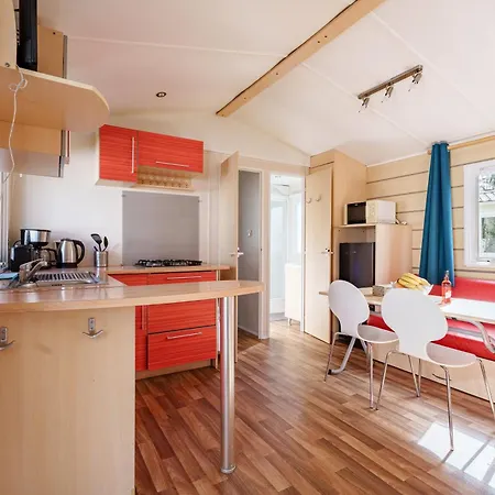 Nina's Mobilhome Am Europa Park مكان تخييم Boofzheim